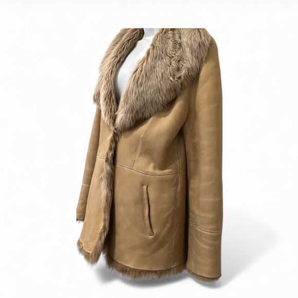 STEPHANE SARTE 100% Genuine Shearling, tan coat. US size S - Picture 4 of 16
